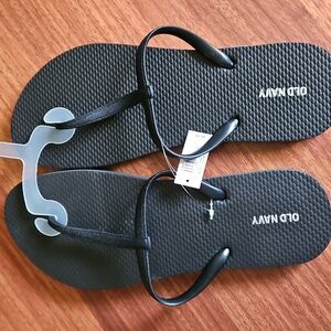 FREE W/ ANY PURCHASE~ Old Navy T-strap Plant-Based Flip-flops Black, Size: 10